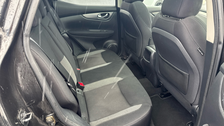 Nissan Qashqai 1.2 DiG-T N-Connecta 5dr Petrol Hatchback